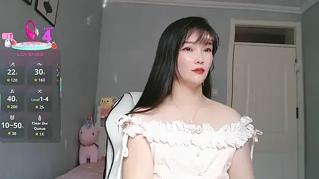 nanagaga on StripChat