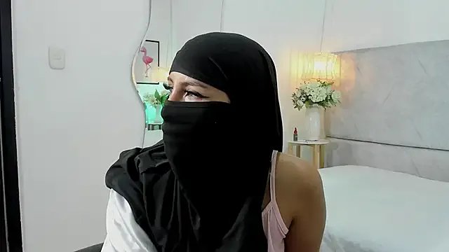 naomiii__ — TWERKING