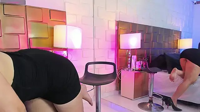 NaomyRivera on StripChat