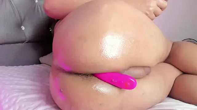 Offline Natasha_Hart on StripChat