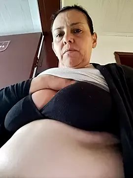 Natasha_miilf on StripChat