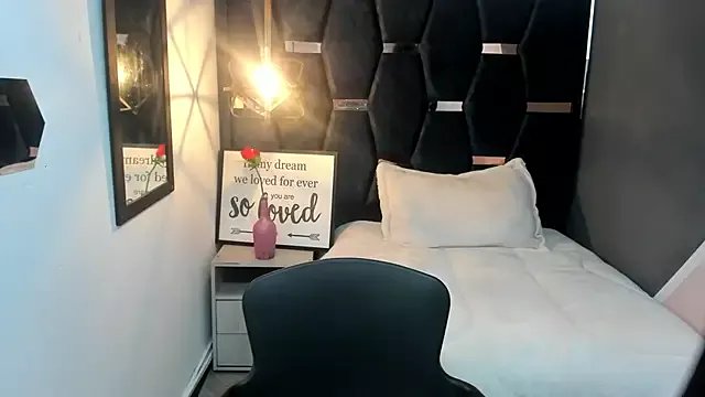 Natasha_rose__ on StripChat