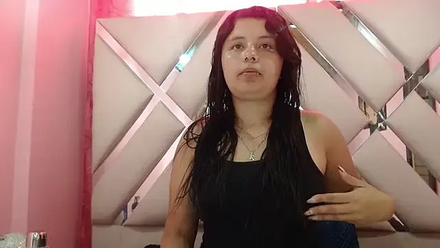 nathaly_low1 on StripChat