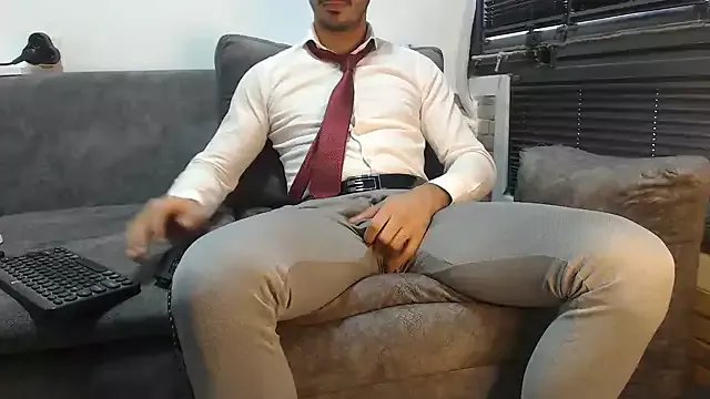 Naughtb0y on StripChat