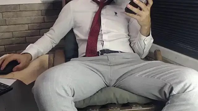 Naughtb0y on StripChat