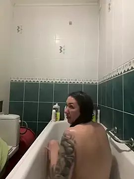 Naughtbaby_2025 on StripChat