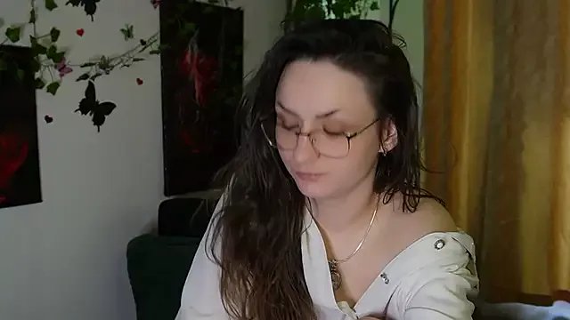 NaughtYHomemadE on StripChat