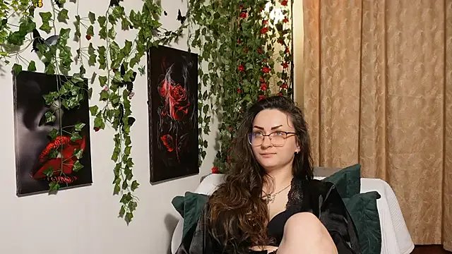 NaughtYHomemadE on StripChat