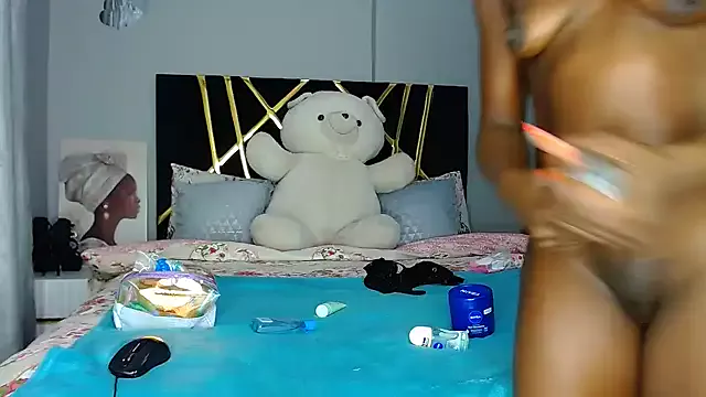 Offline NaughtyVixen25 on StripChat