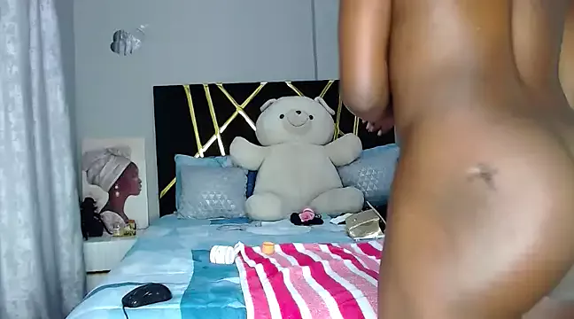 Offline NaughtyVixen25 on StripChat