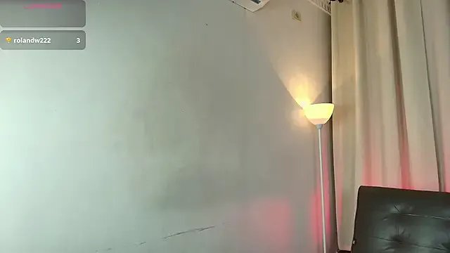 nelly_willd on StripChat