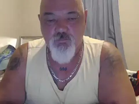 Offline Newfiesausage1972 on StripChat