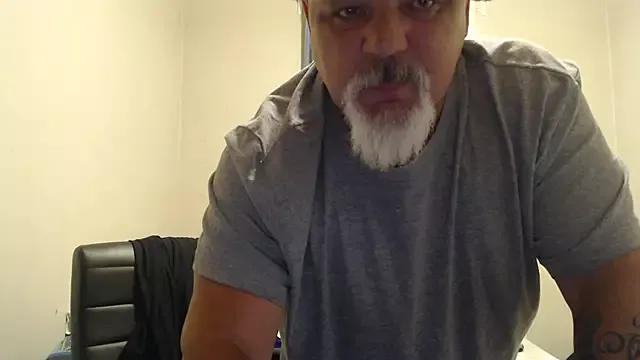 Offline Newfiesausage1972 on StripChat