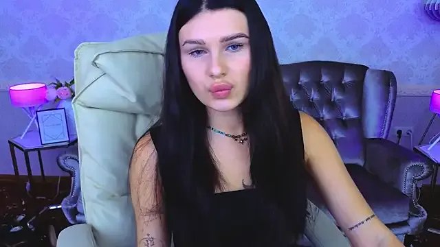 Neyla_Charm on StripChat