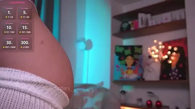 nicdani_1 on StripChat