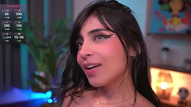 nicdani_1 on StripChat