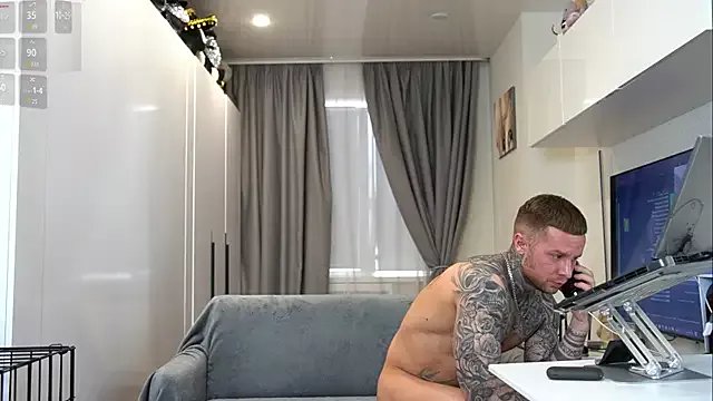 NickHOWLEN on StripChat