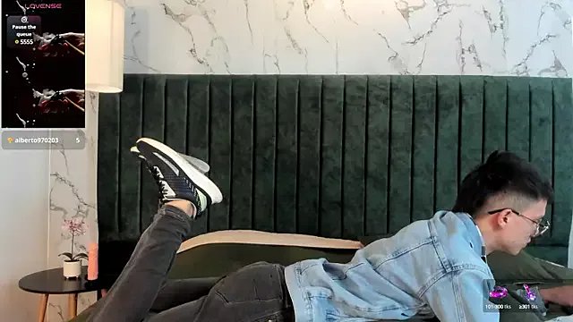 nicktorn on StripChat