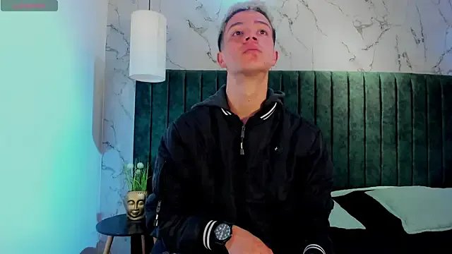 nicktorn on StripChat