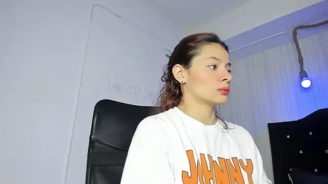 nicky_angel1 on StripChat