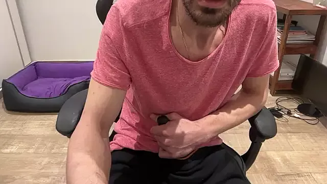 Offline nicolaaaaas on StripChat