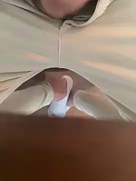 Offline nicolaaaaas on StripChat