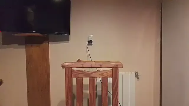 Offline nicolaaaaas on StripChat