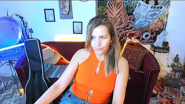 NicoleHitman on StripChat