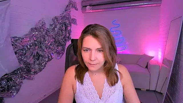 NicoleHitman on StripChat