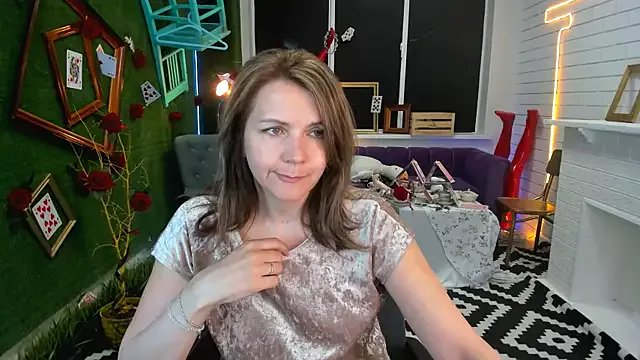 NicoleHitman on StripChat