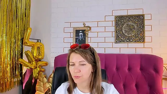 NicoleHitman on StripChat