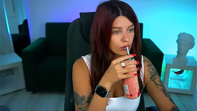 NicoleMun on StripChat