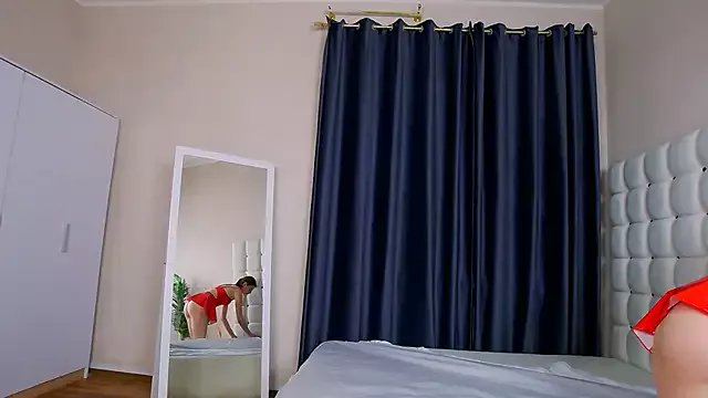 NicoleRosss on StripChat