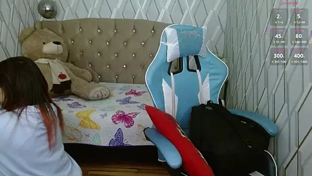 NicolleTaylor on StripChat