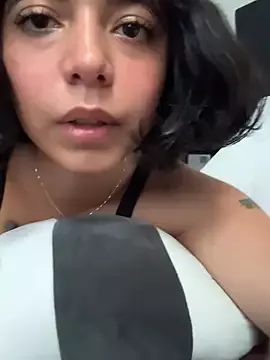 Offline NicolRoss_ on StripChat