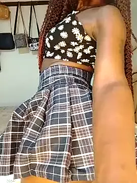 Freechat NicRaisaa on StripChat