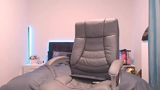 Niinarosee on StripChat