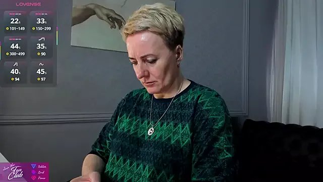 Nika_Smit on StripChat