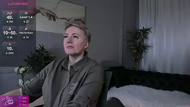 Nika_Smit on StripChat