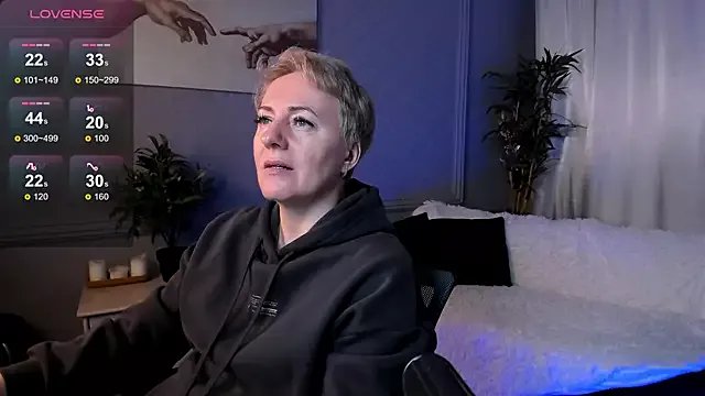 Nika_Smit on StripChat