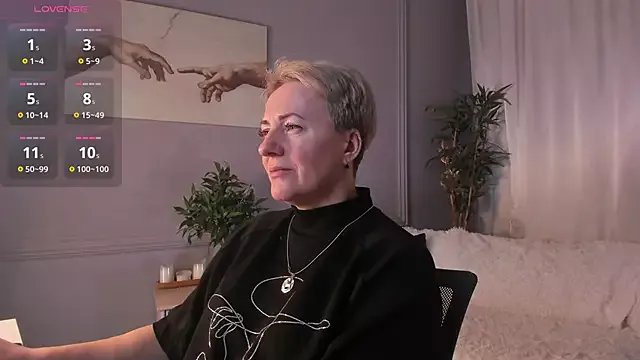 Nika_Smit on StripChat