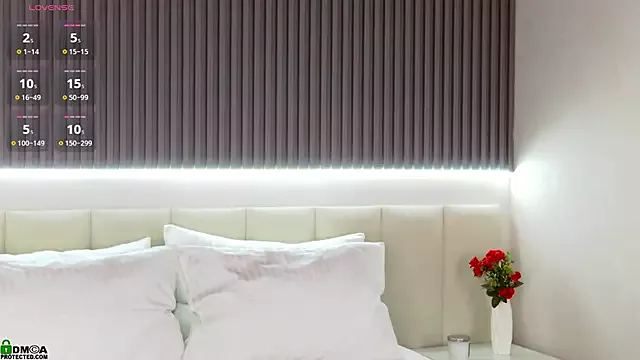 Freechat NikaDines on StripChat