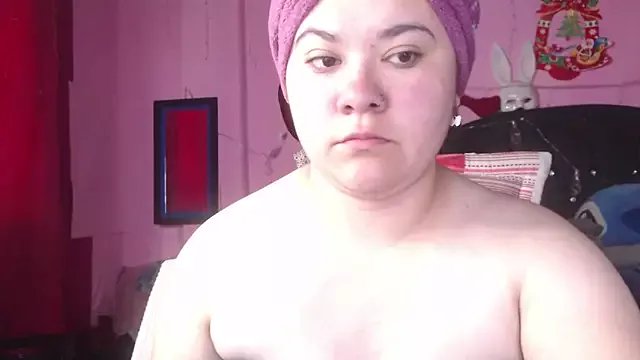 NikkiRous_ on StripChat