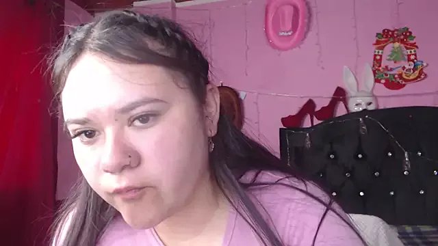 NikkiRous_ on StripChat