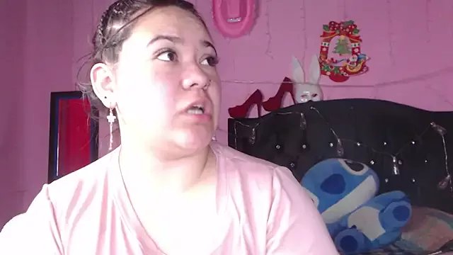 NikkiRous_ on StripChat