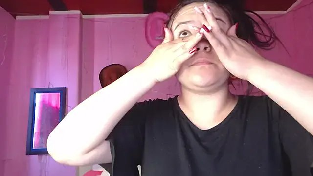 NikkiRous_ on StripChat