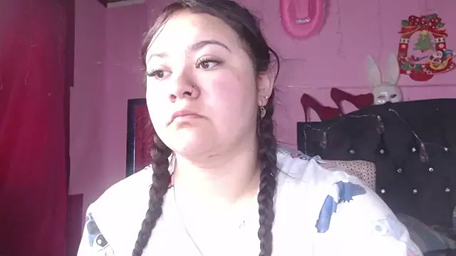 NikkiRous_ on StripChat