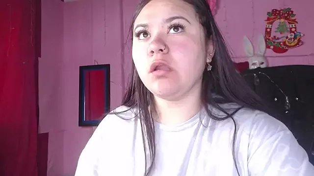 NikkiRous_ on StripChat