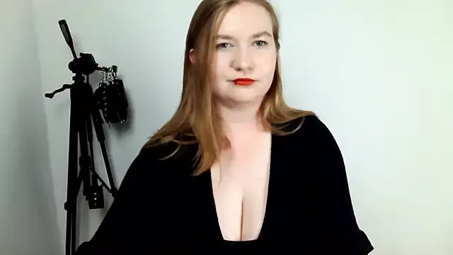 NikkiTease on StripChat