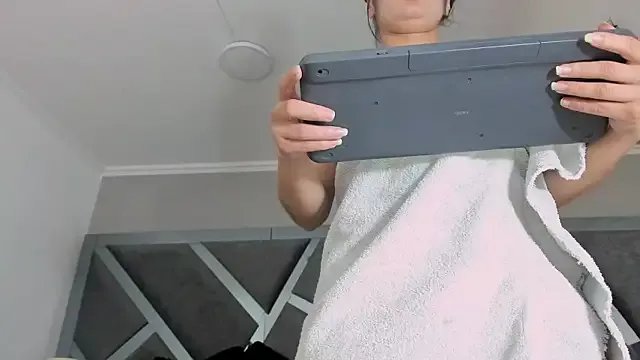 NikkySmiith on StripChat